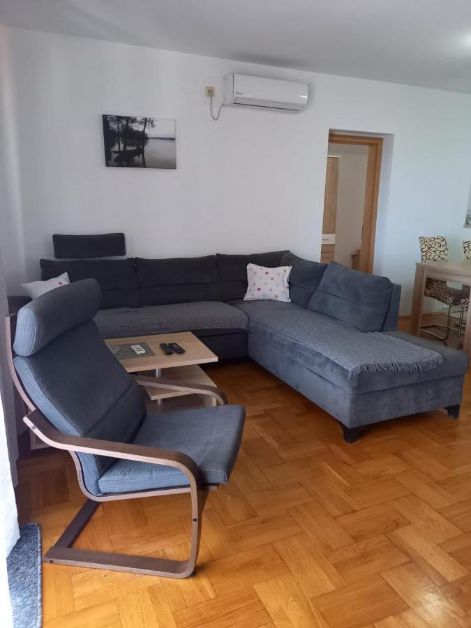 Apartmani Afrodita Crikvenica Exterior foto
