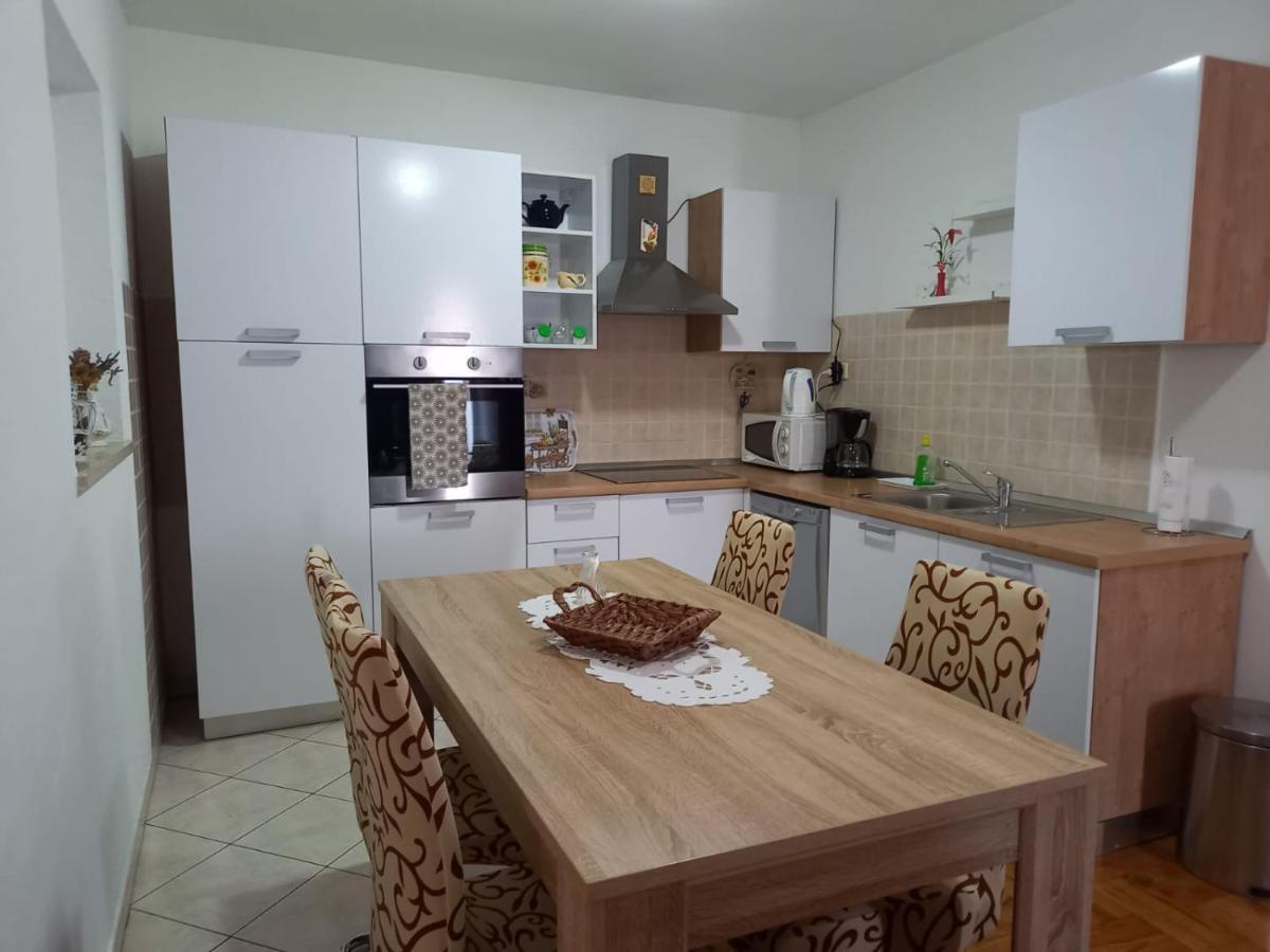 Apartmani Afrodita Crikvenica Exterior foto
