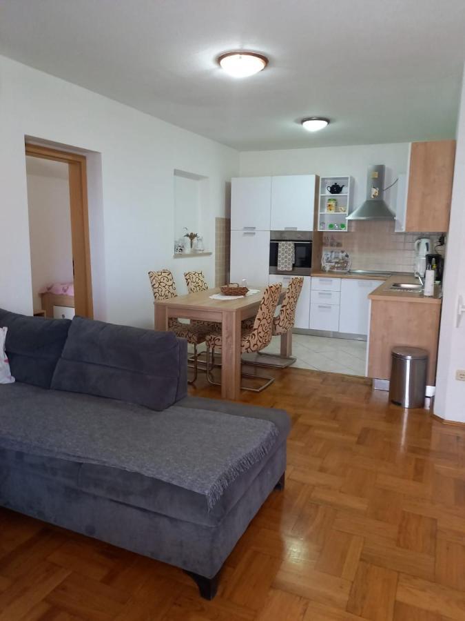 Apartmani Afrodita Crikvenica Exterior foto